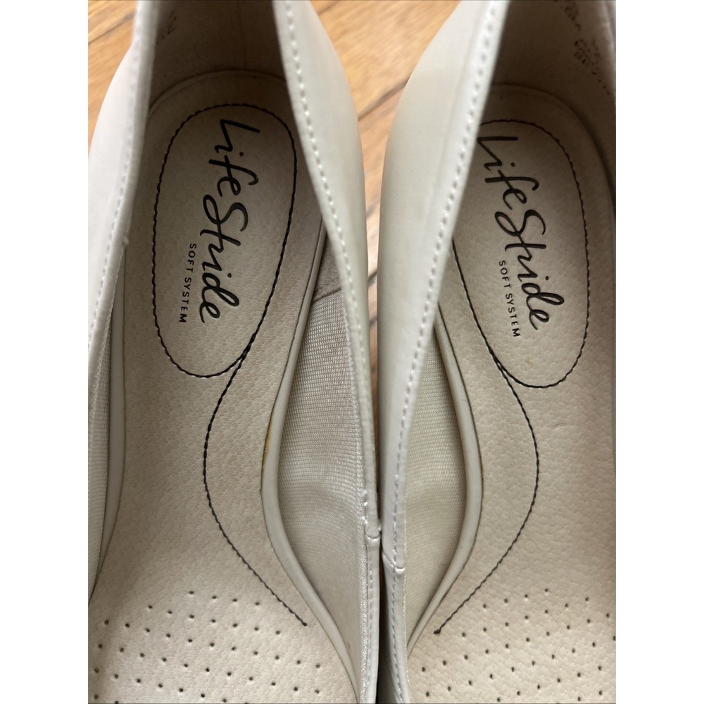 Life Stride NEW Nude 7.5M Pointy Toe Rhinestone Bow Soft System Heels Shoes Pump - Picture 6 of 6